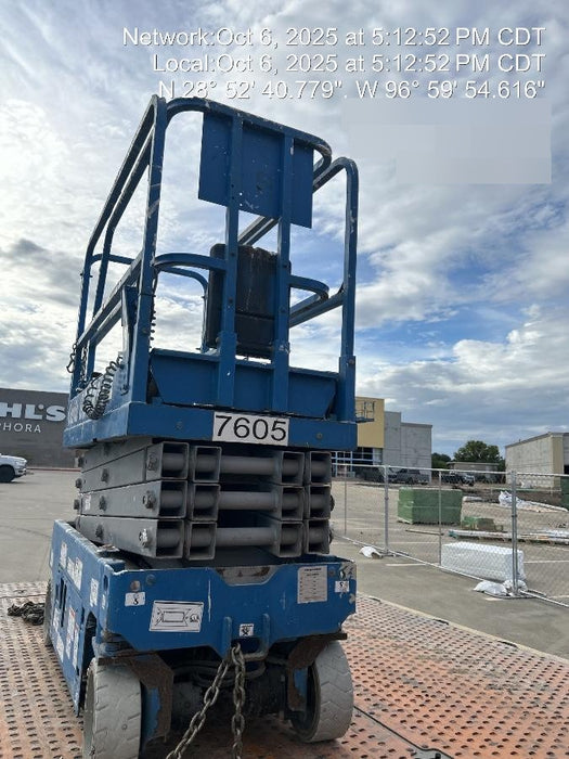 2017 Genie GS-1930 Genie GS-1930 Lift w/Fixed Rail and Chain Entry
