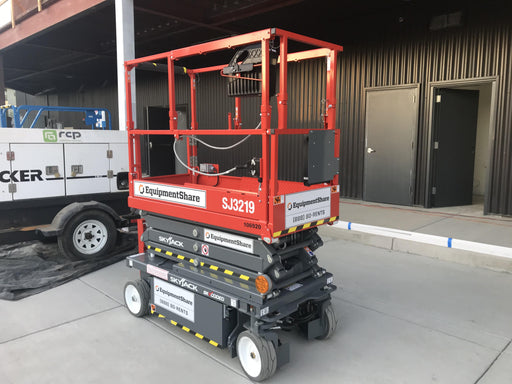 2020 Skyjack SJIII-3219 Solid NM Tires, Half height spring hinged entry gate, Dual Beacons, 800W Inverter
