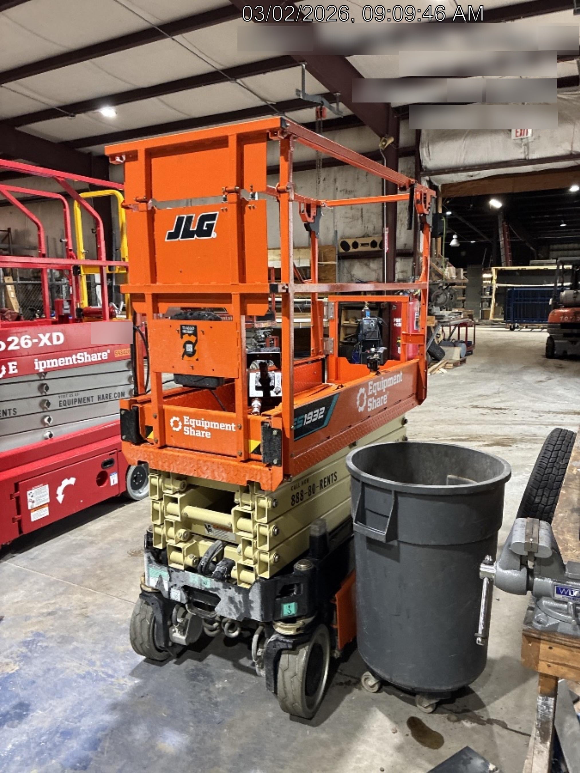 2025 JLG ES1932
