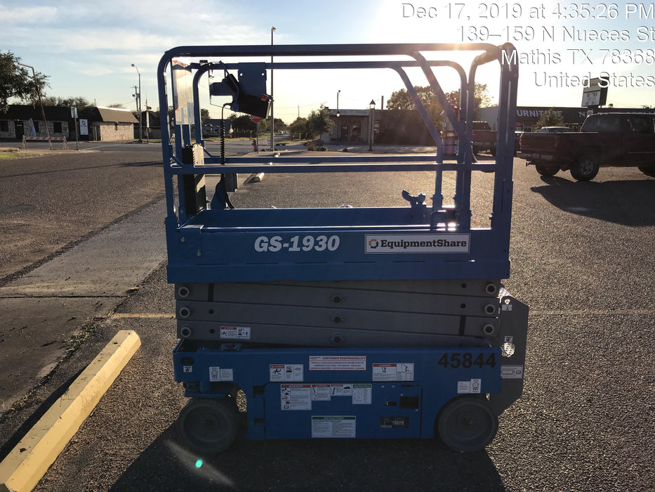 2019 Genie GS-1930 Fixed rails with chain Entry