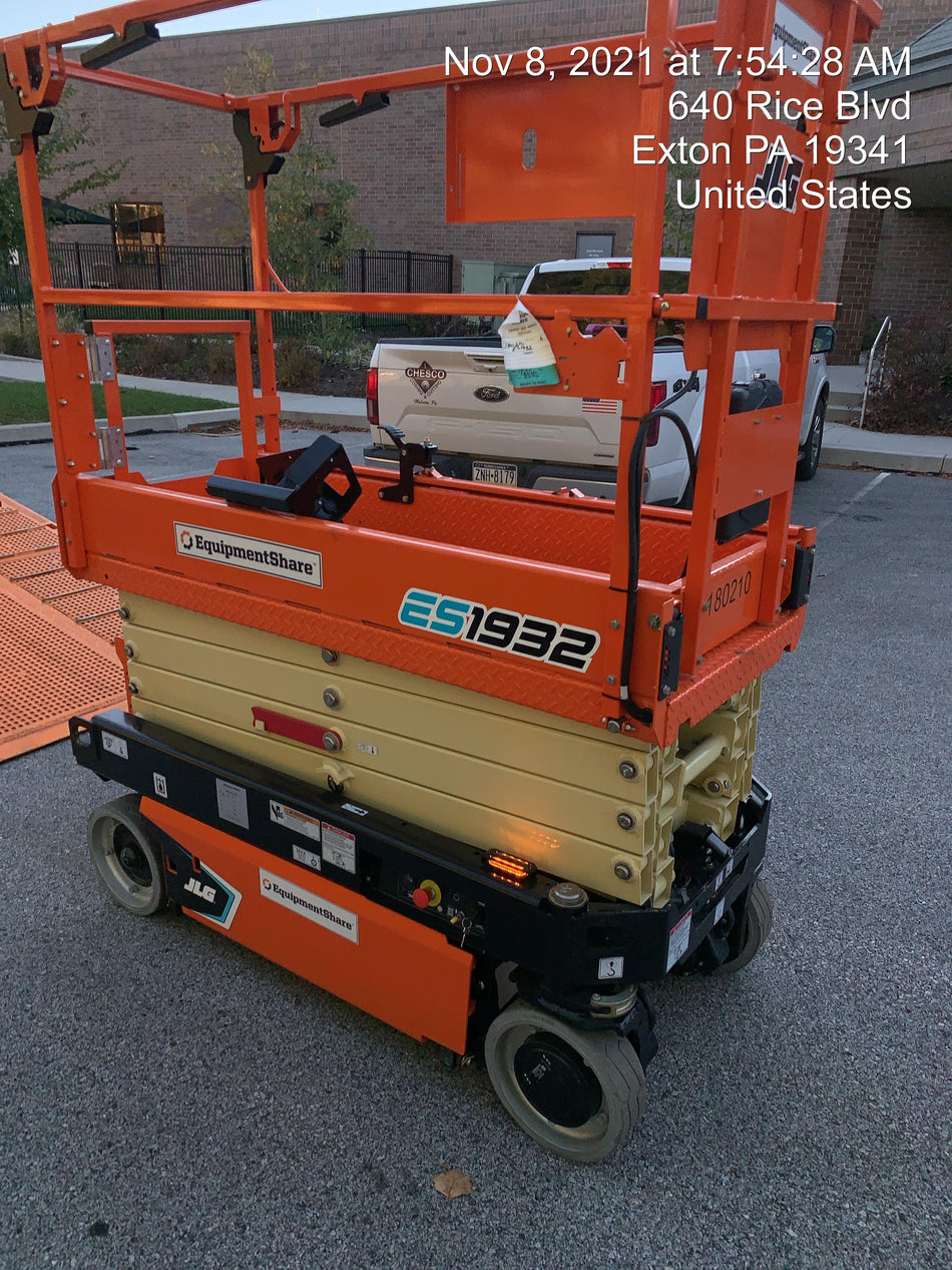 2021 JLG ES1932