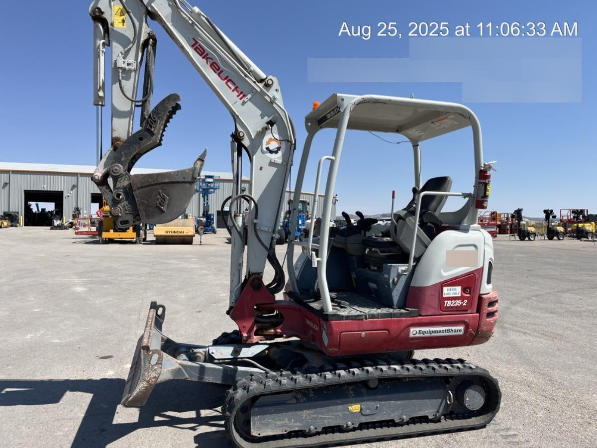 2020 TAKEUCHI TB235-2R