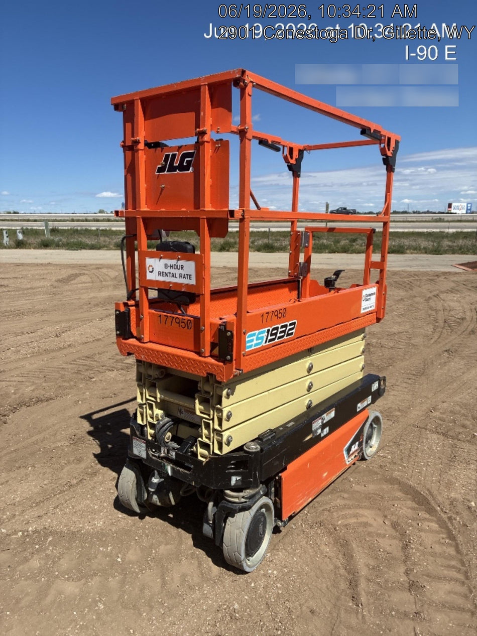 2021 JLG ES1932