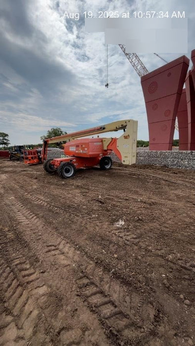 2019 JLG 800AJ
