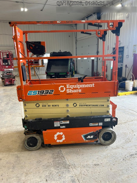 2022 JLG ES1932