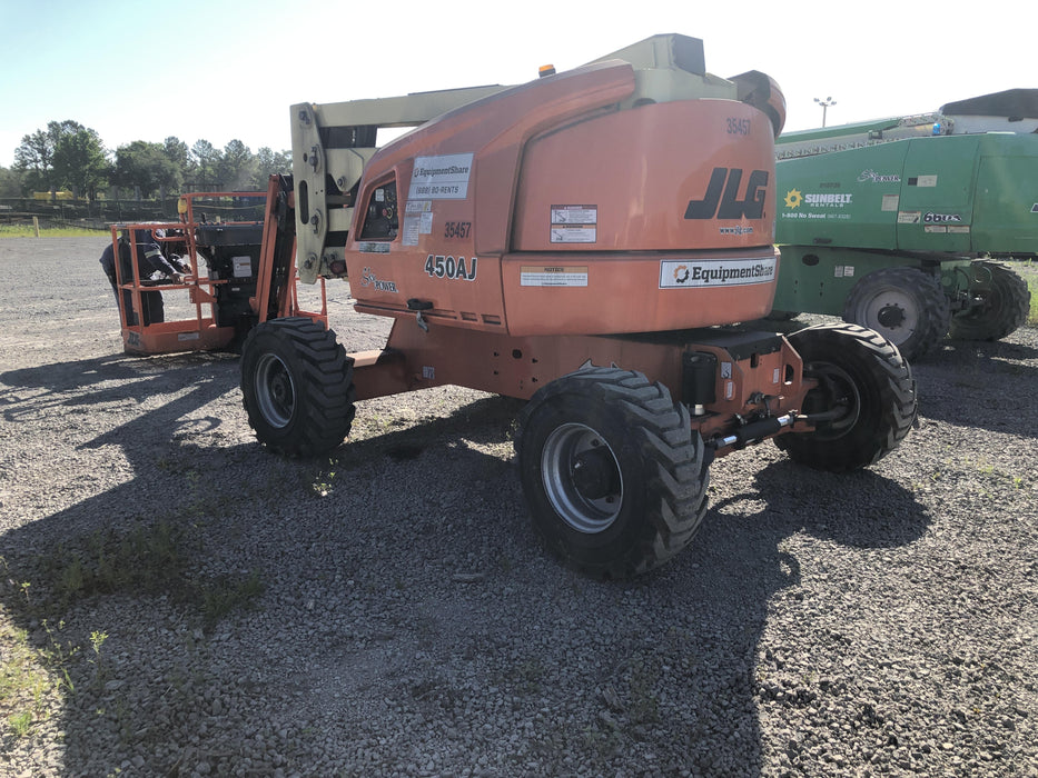 2019 JLG 450AJ