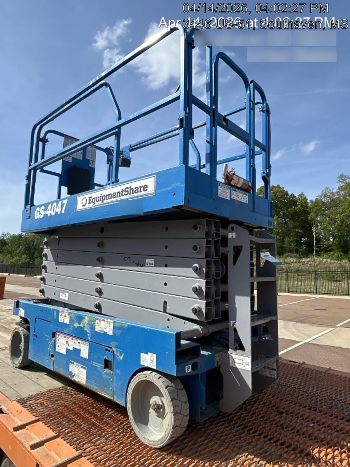 2019 Genie GS-4047 Folding rails with half height swing gate