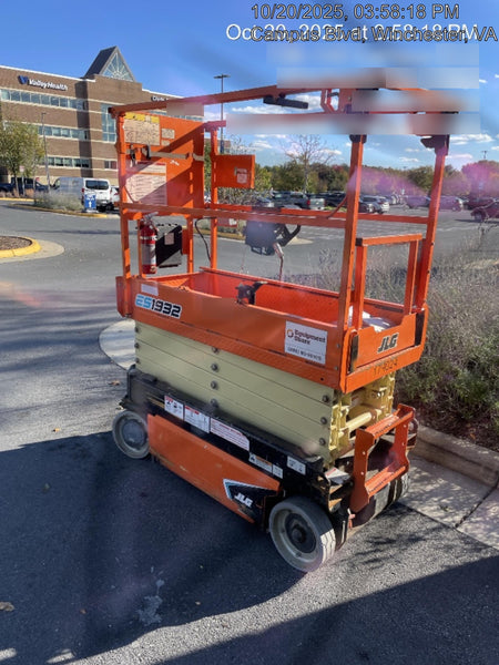 2021 JLG ES1932