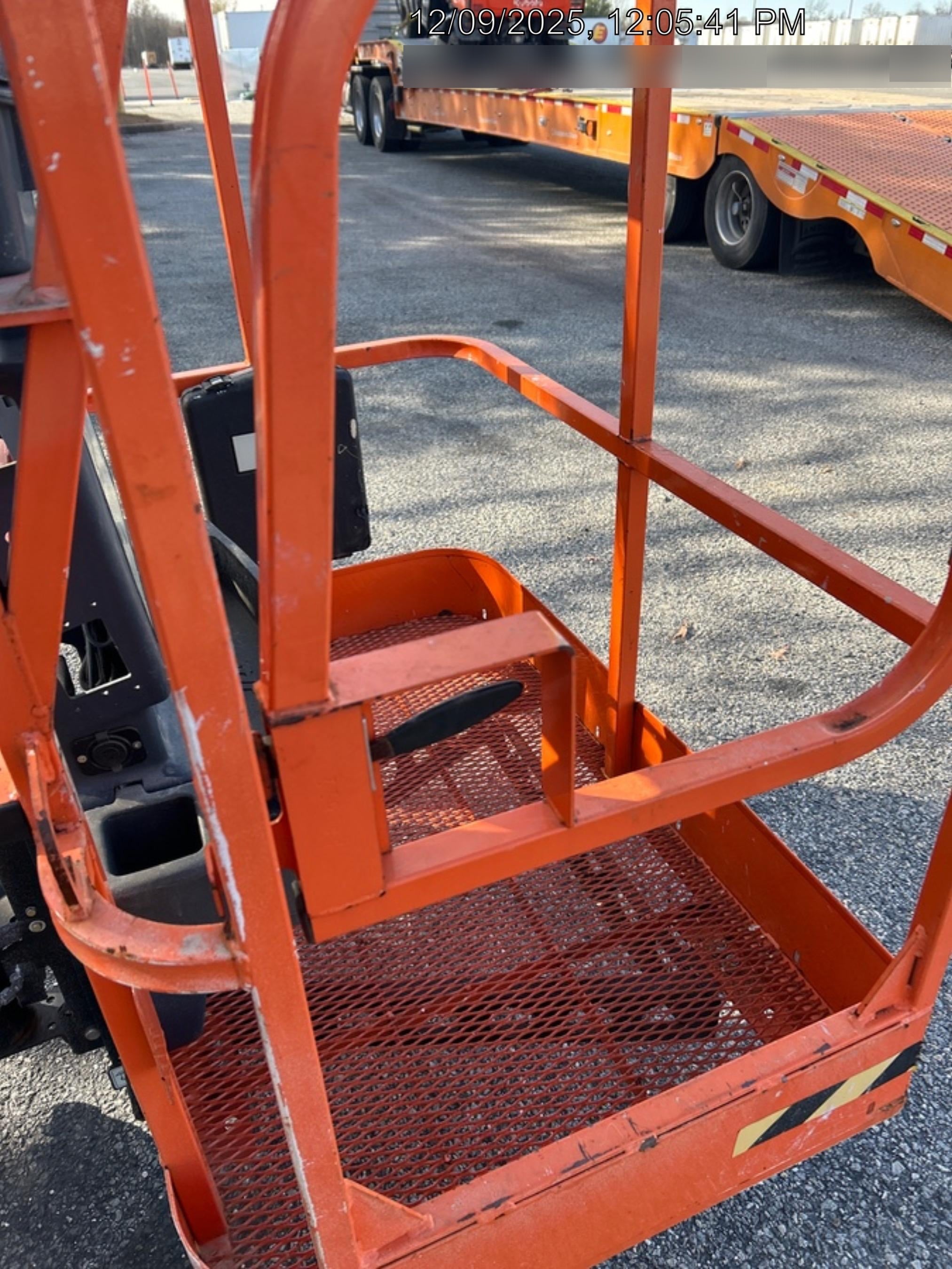 2022 JLG E300AJP