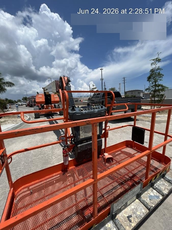 2020 JLG 860SJ