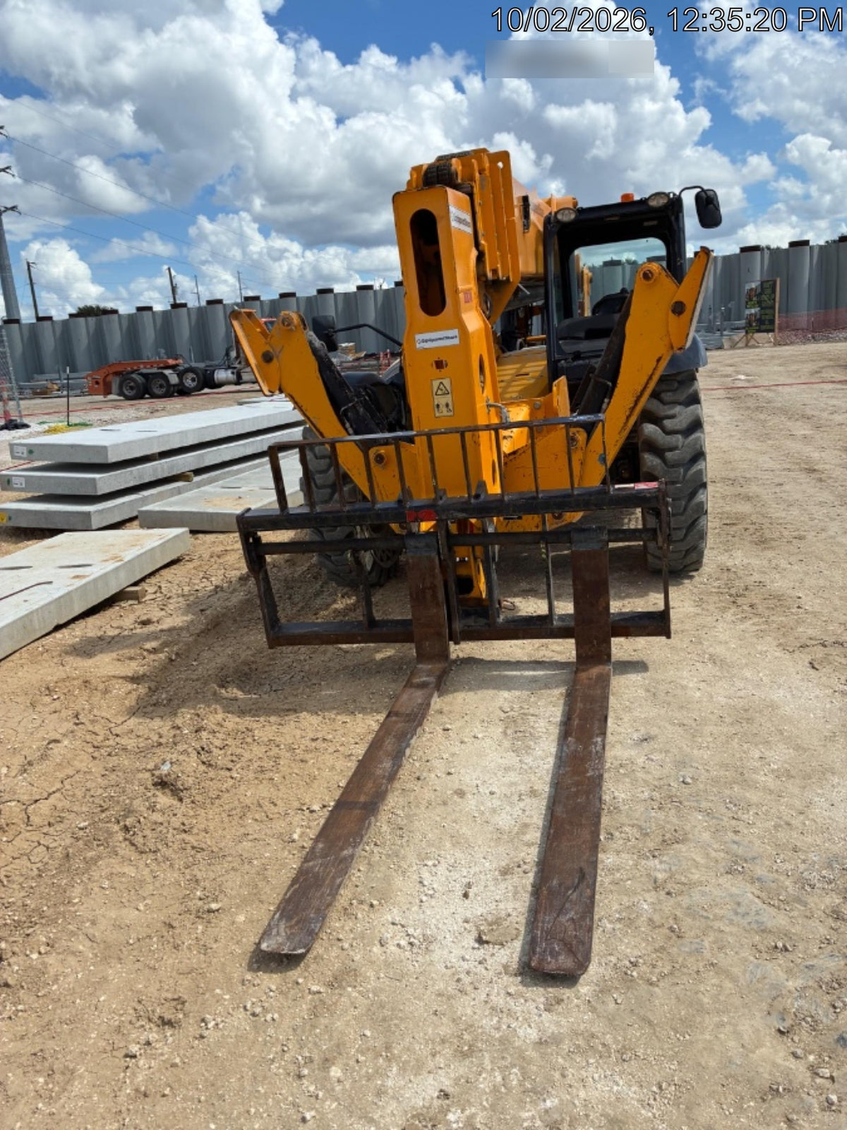 2023 JCB 510-56