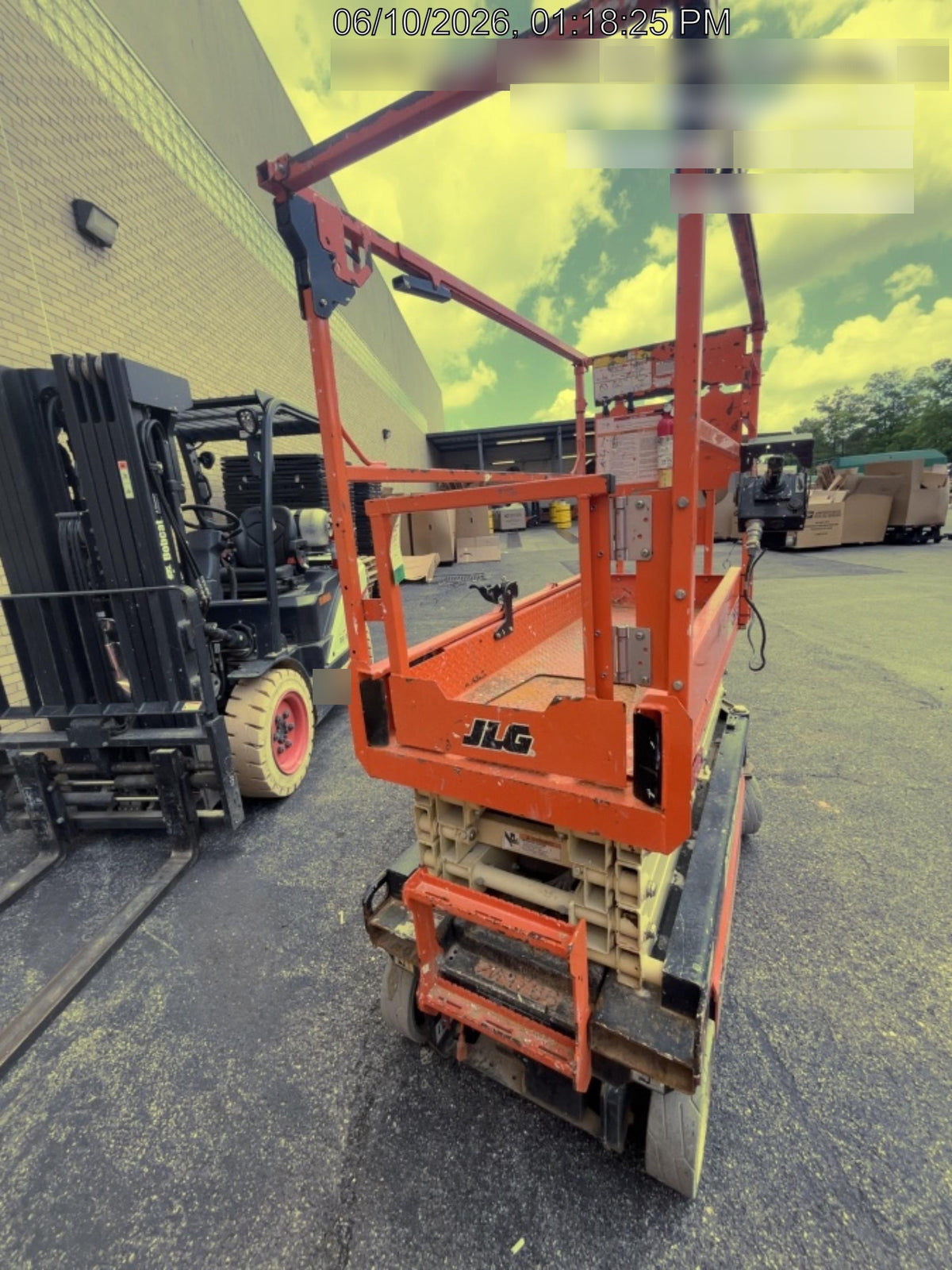 2022 JLG ES1932