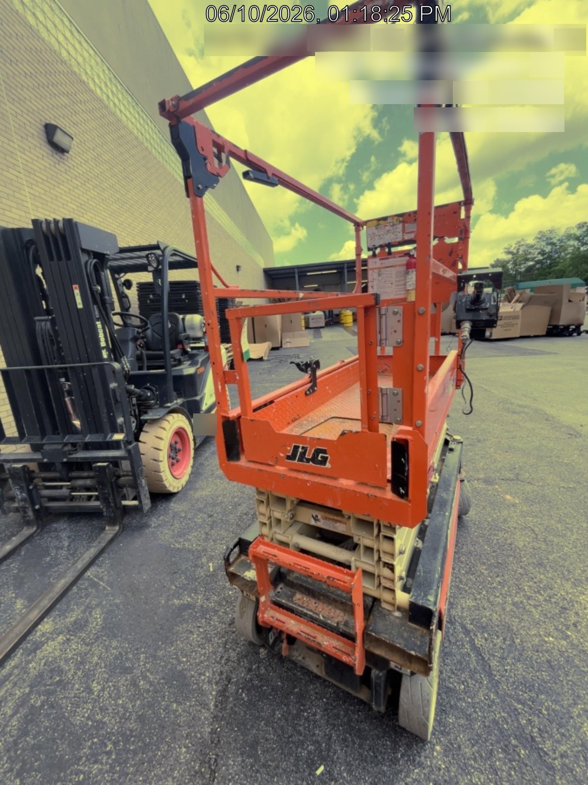 2022 JLG ES1932