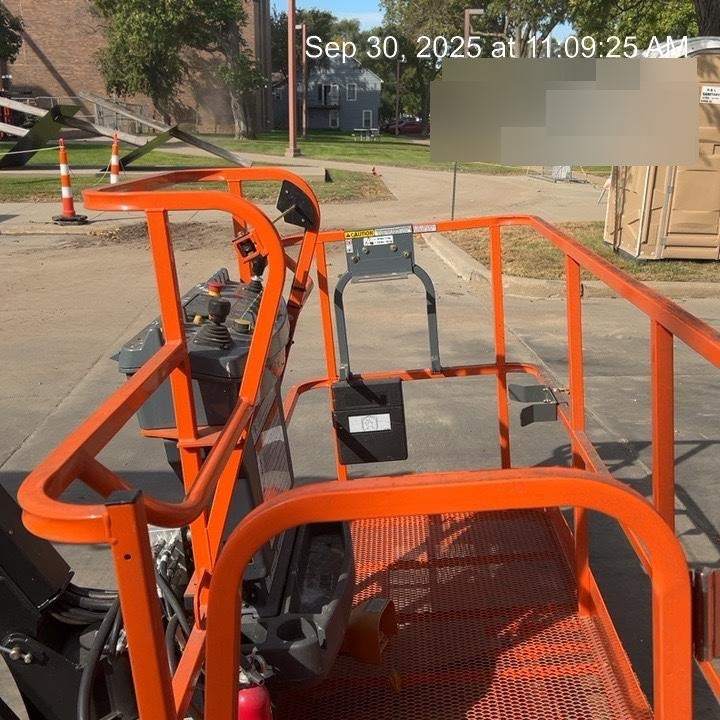 2025 JLG 660SJ