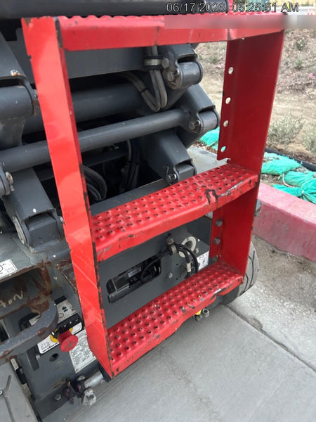 2020 Skyjack SJIII-3219 Solid NM Tires, Half height spring hinged entry gate, Dual Beacons, 800W Inverter