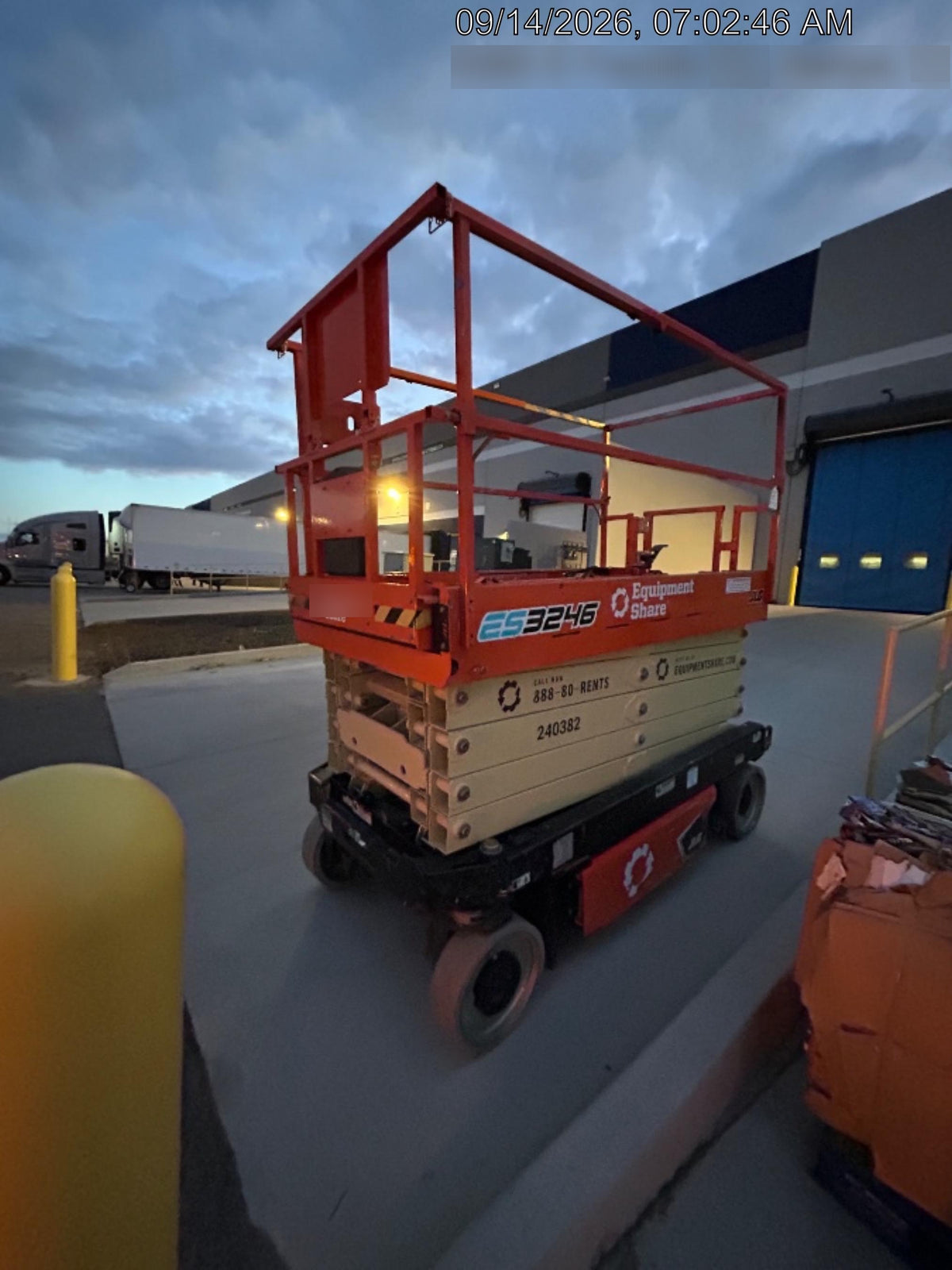 2022 JLG ES3246