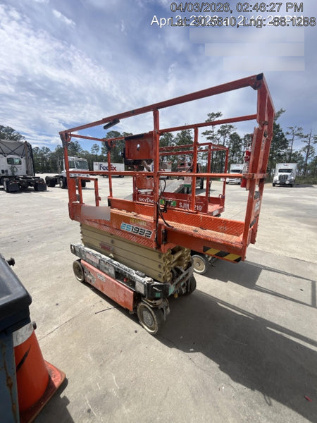 2021 JLG ES1932