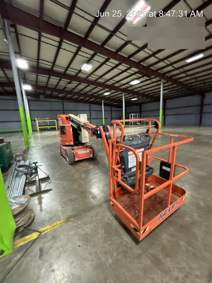 2023 JLG E300AJP