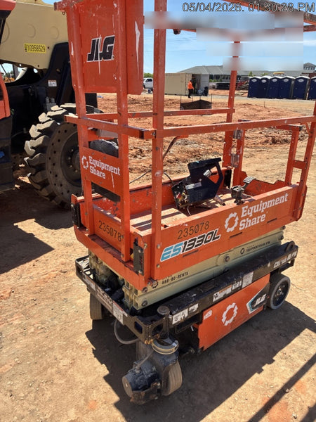2022 JLG ES1330L