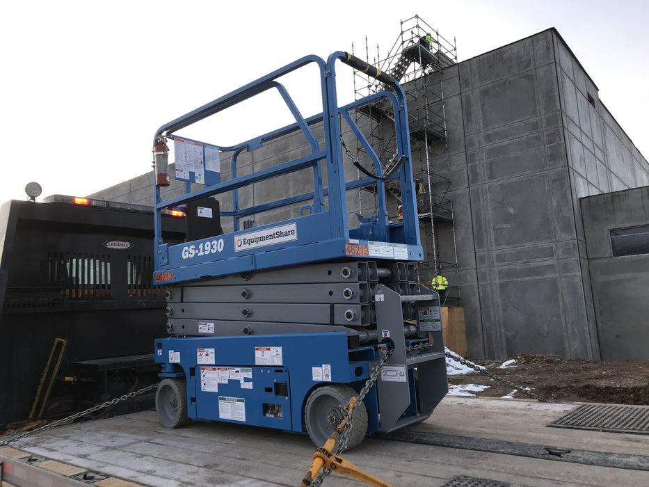 2019 Genie GS-1930 Fixed rails with chain Entry