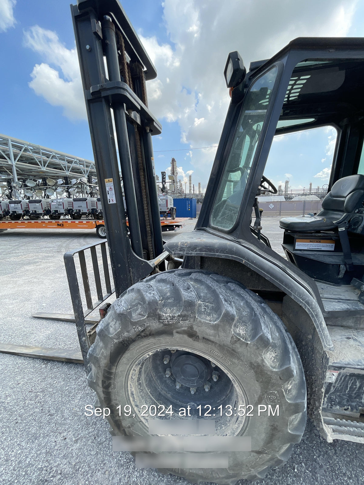 2019 CASE 588H