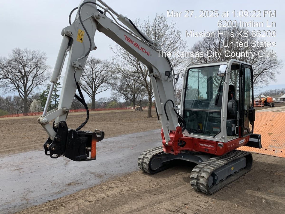 2023 TAKEUCHI TB240-CR