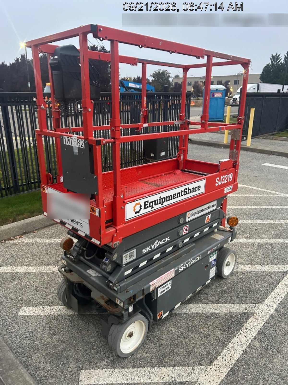 2020 Skyjack SJIII-3219 Solid NM Tires, Half height spring hinged entry gate, Dual Beacons, 800W Inverter