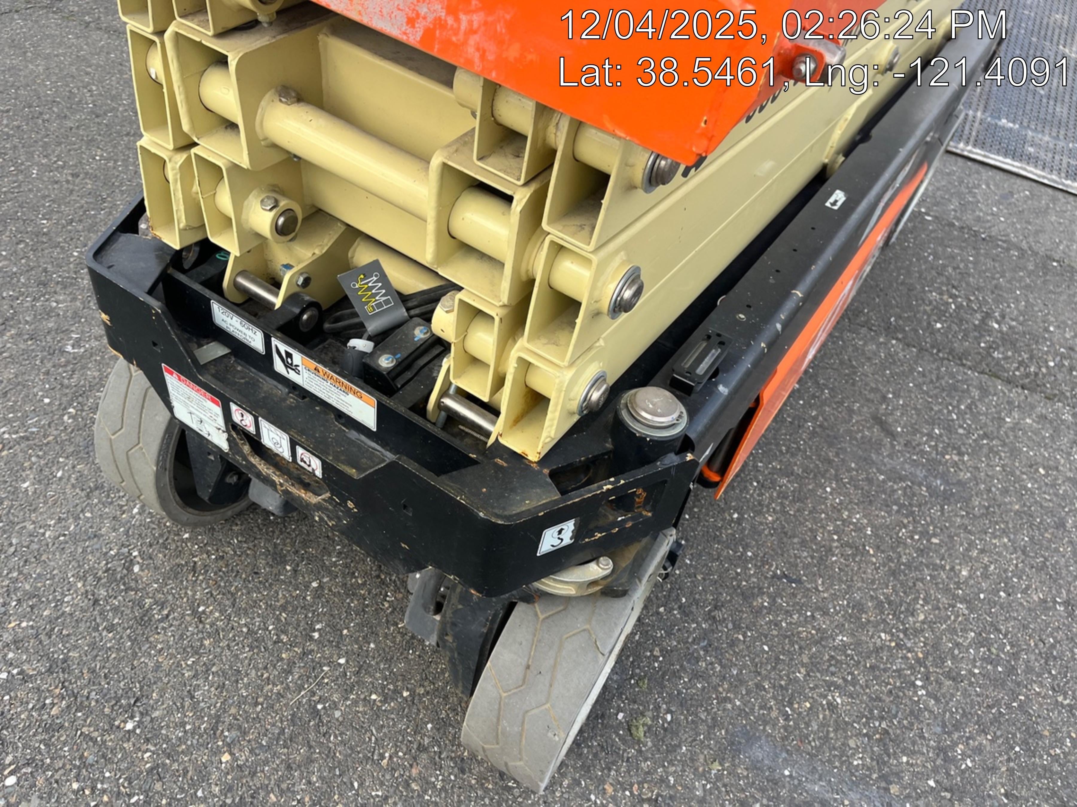 2022 JLG ES2632