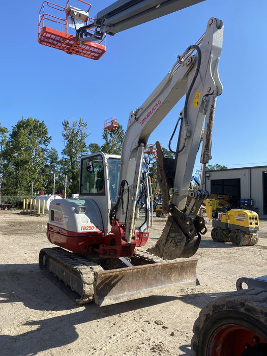2020 Takeuchi TB250-2C Cab/Heat/Air, Rubber Tracks, Manual TAG QC