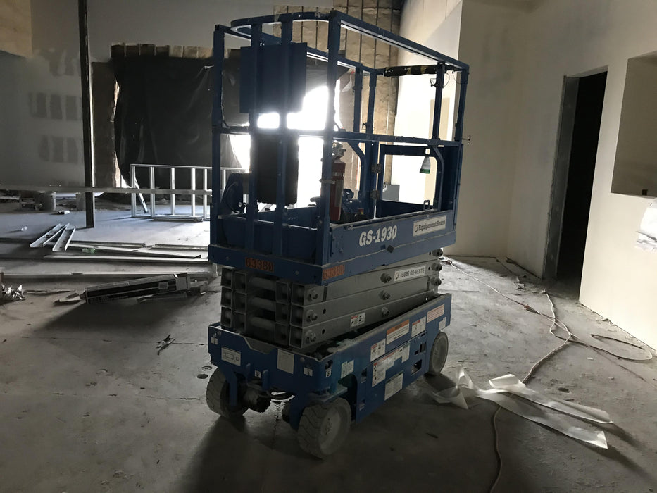 2020 Genie GS-1930 Solid Non Marking Tires, Beacon, Folding rails with half height swing gate