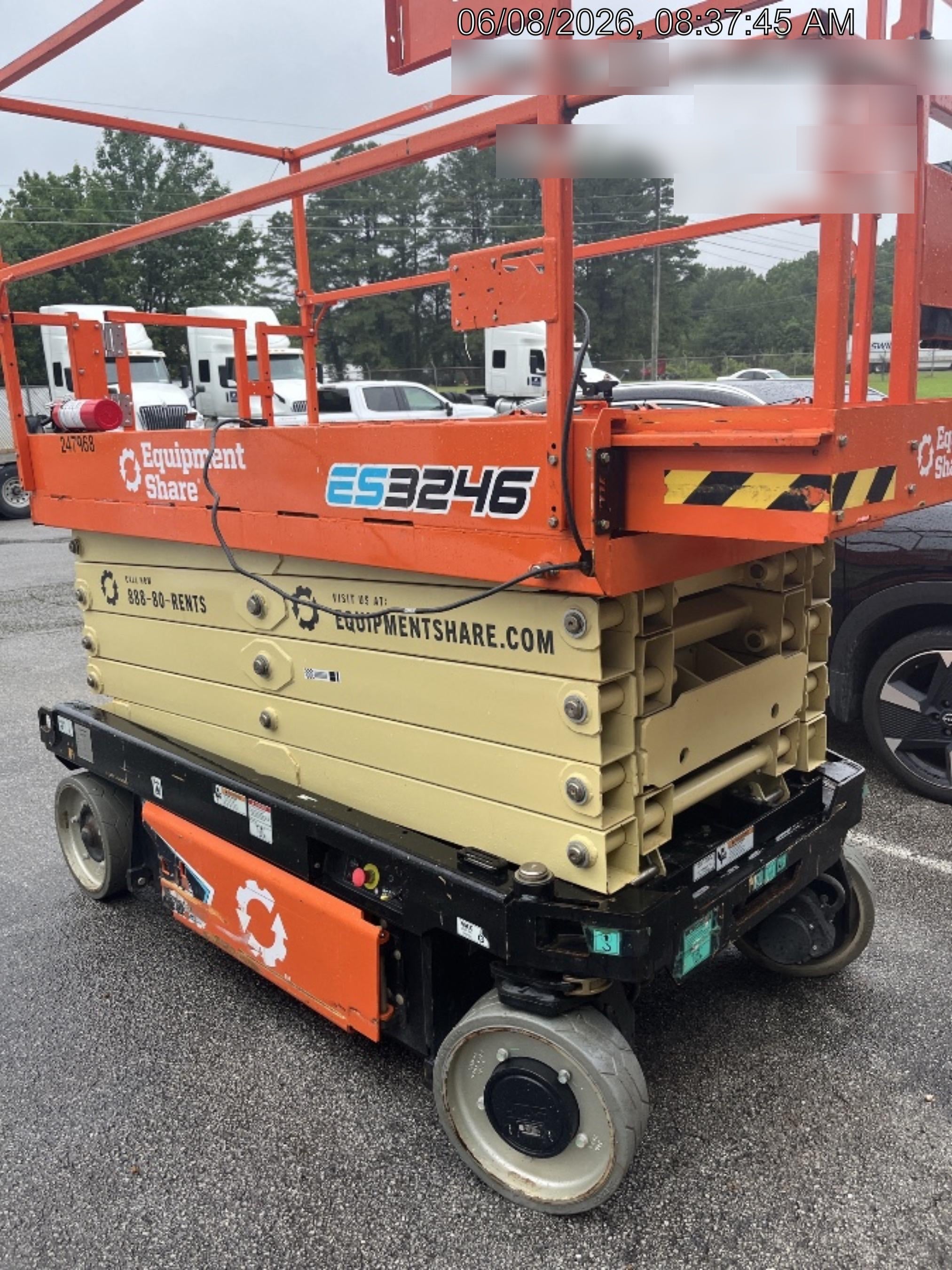 2022 JLG ES3246