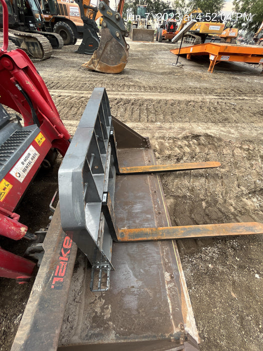 2023 PALADIN 48" Pallet Forks - Paladin