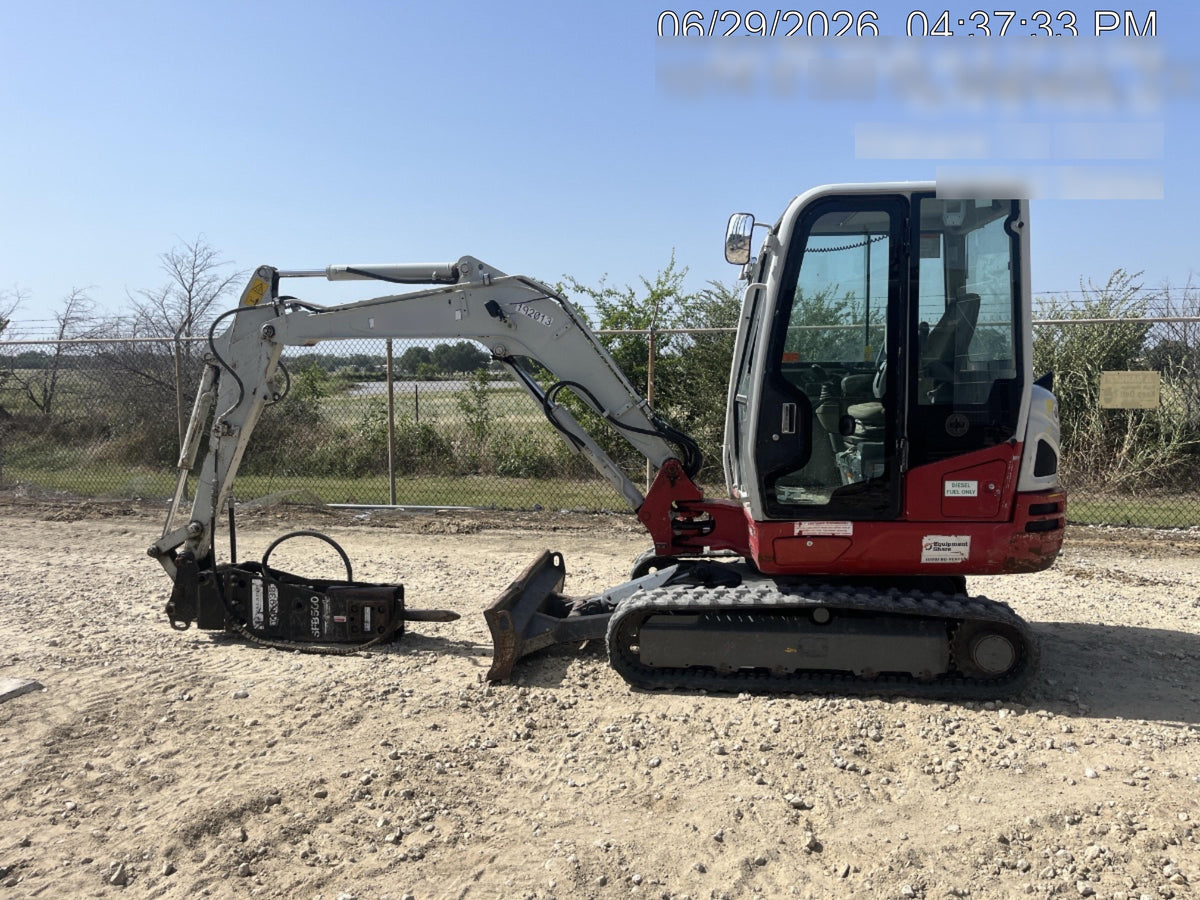 2021 TAKEUCHI TB235-2CR