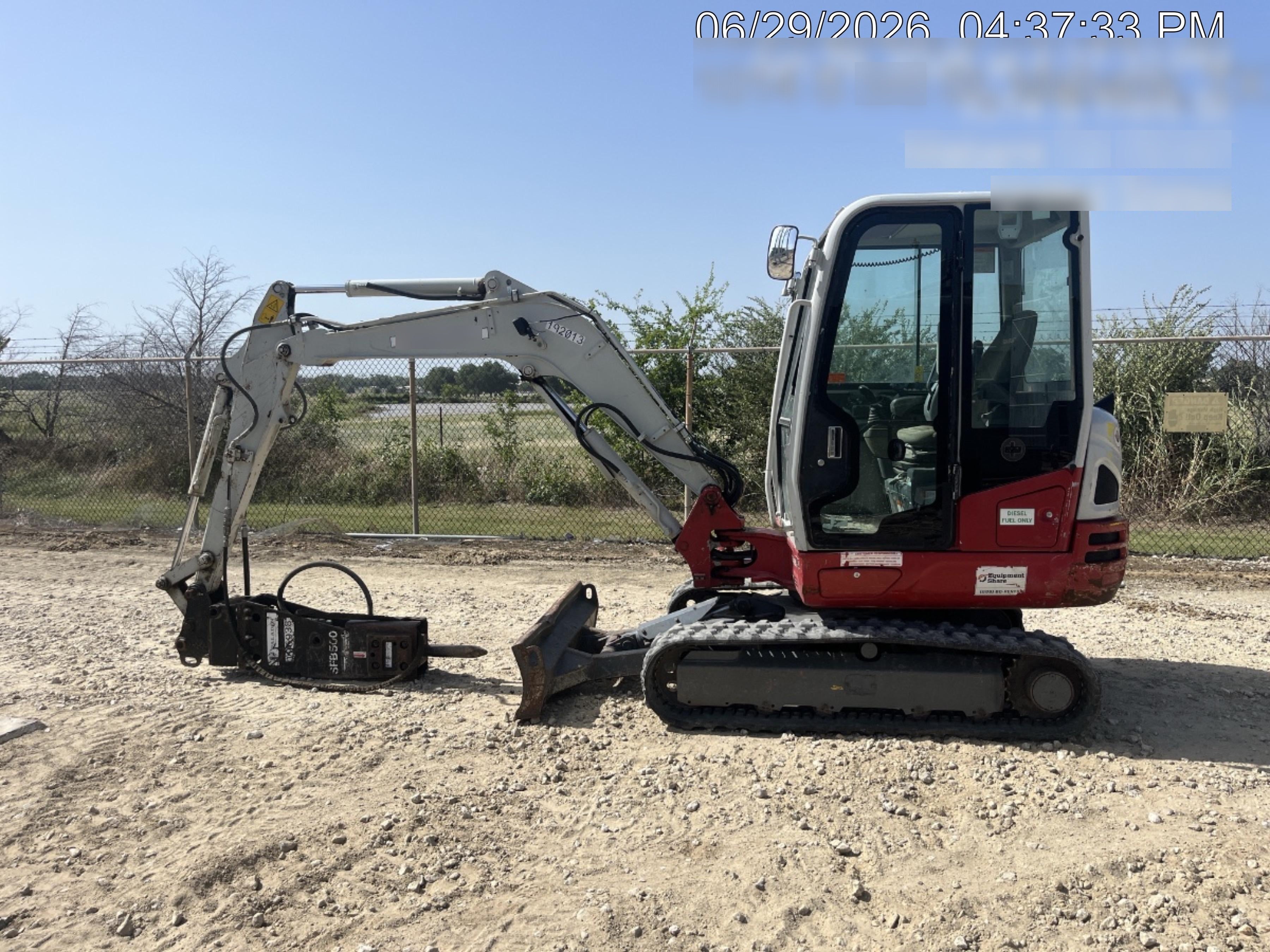 2021 TAKEUCHI TB235-2CR