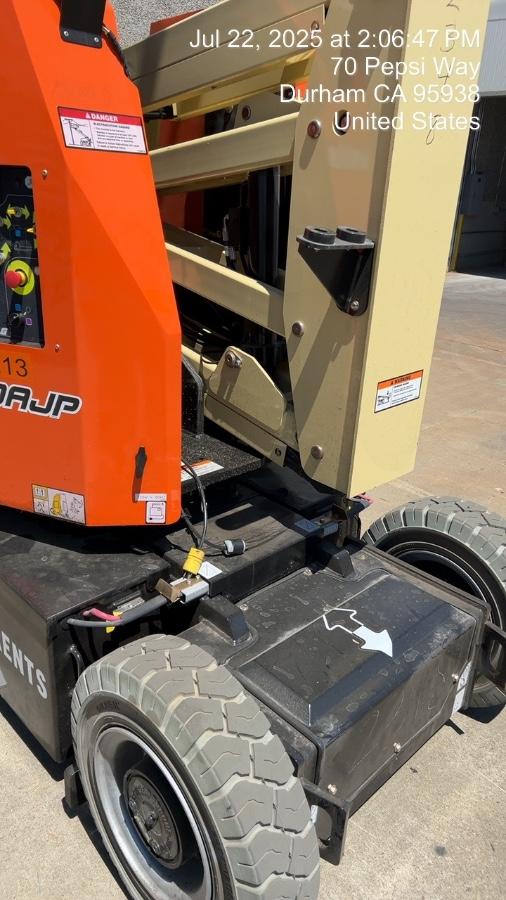 2025 JLG E300AJP