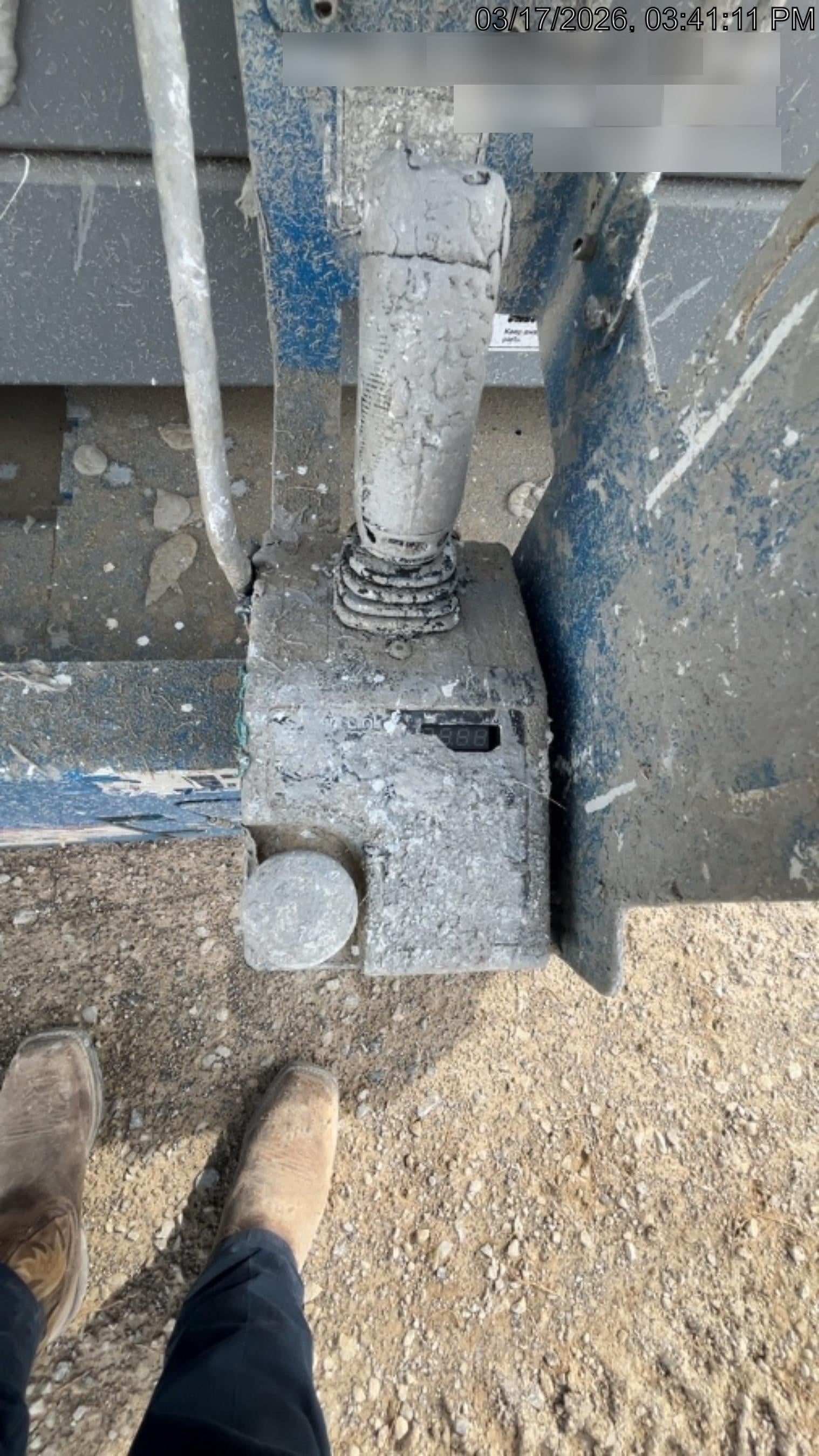 2019 Genie GS-4047 Folding rails with half height swing gate