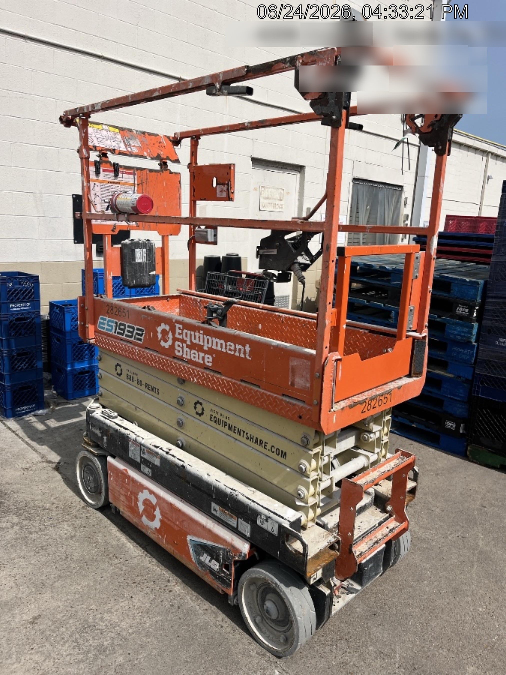 2022 JLG ES1932
