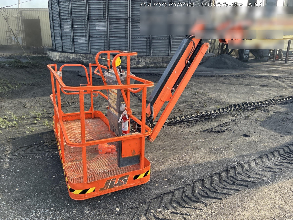 2019 JLG 860SJ