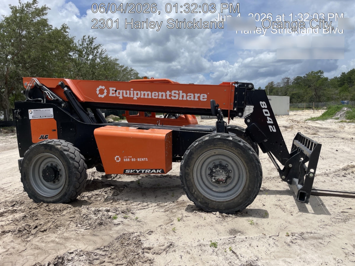2023 SKYTRAK 8042