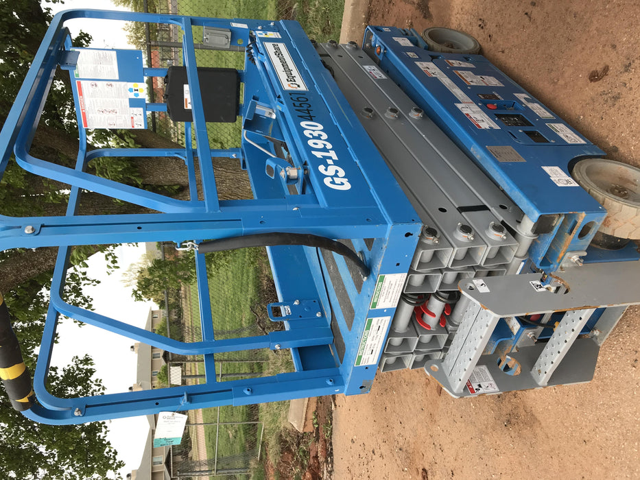 2019 Genie GS-1930 Fixed rails with chain Entry