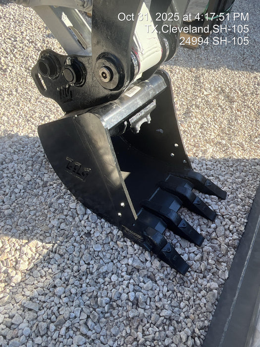2025 TAKEUCHI 18" HD Bucket - Takeuchi