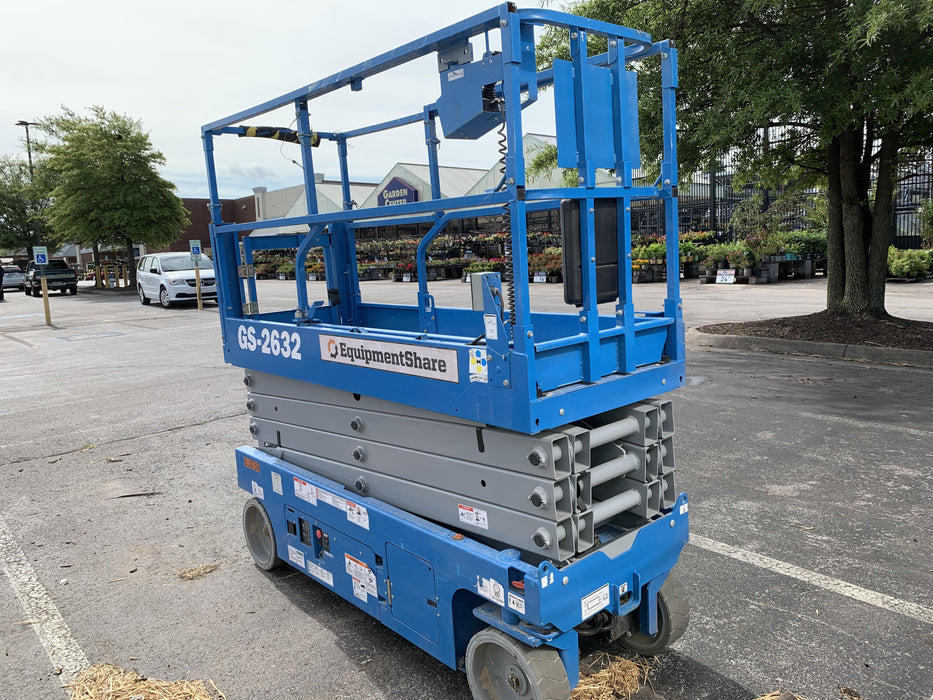 2020 Genie GS-2632 Standard, Folding half height swing gate