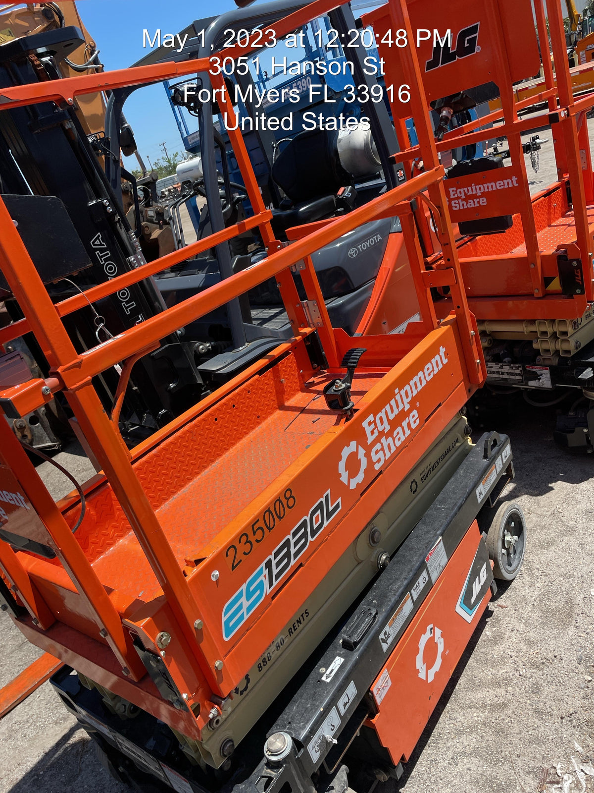 2022 JLG ES1330L