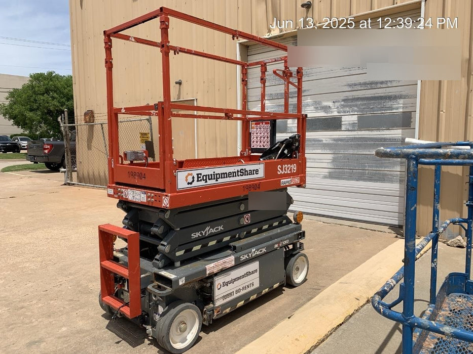 2021 SKYJACK SJ3219