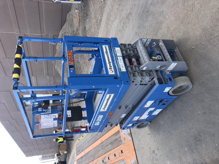 2020 Genie GS-1930 Solid Non Marking Tires, Beacon, Folding rails with half height swing gate, 800W Inverter