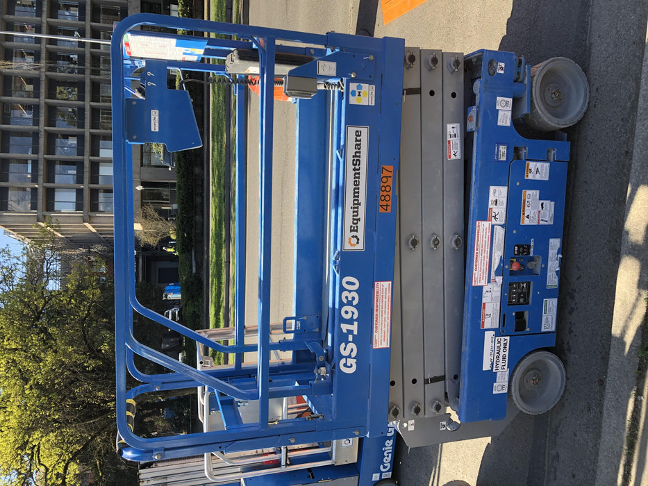 2019 Genie GS-1930 Half Height Swing Gate, 800W Inverter