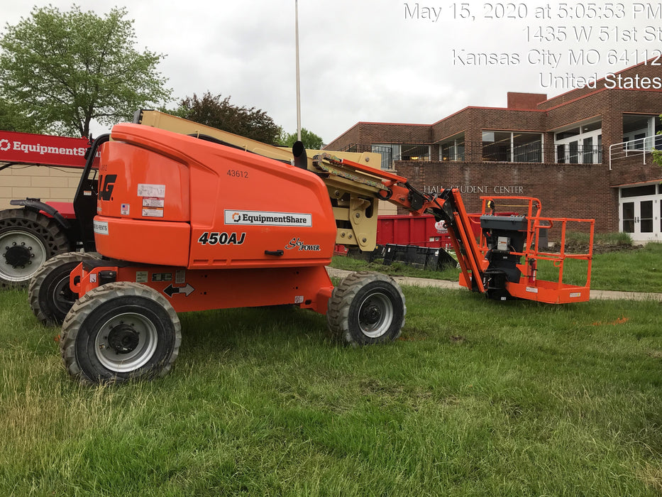 2019 JLG 450AJ