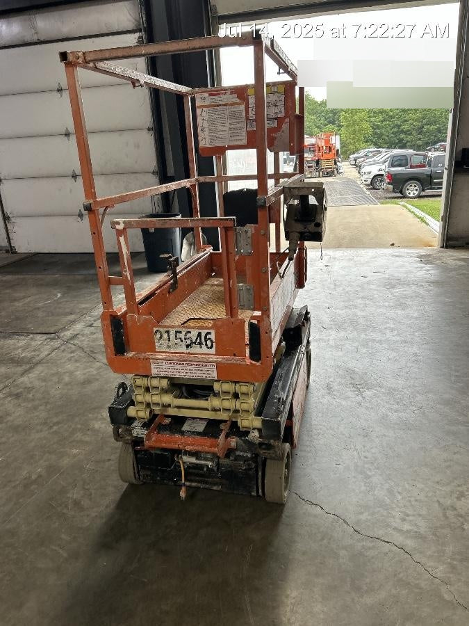 2022 JLG ES1330L