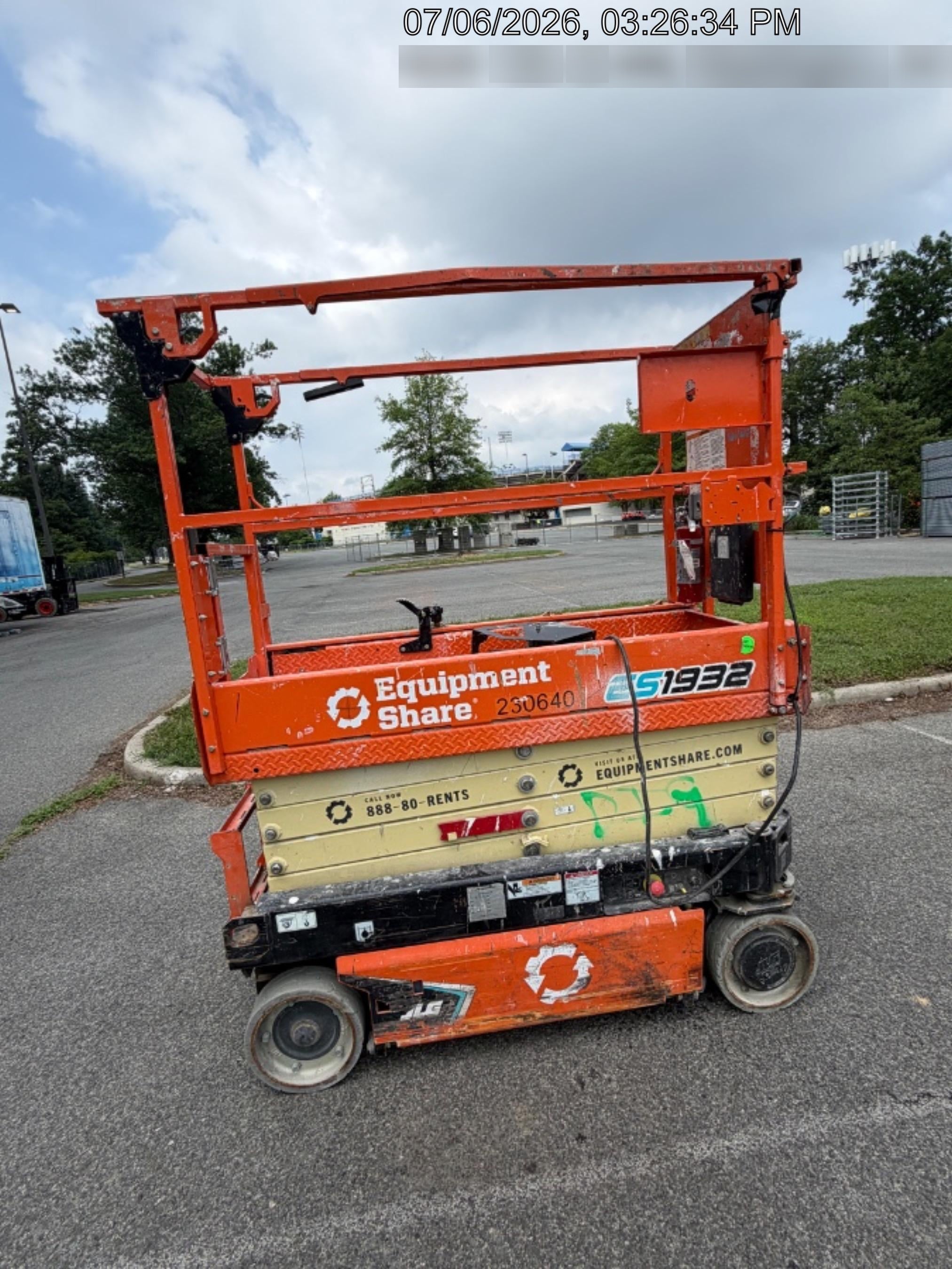 2022 JLG ES1932