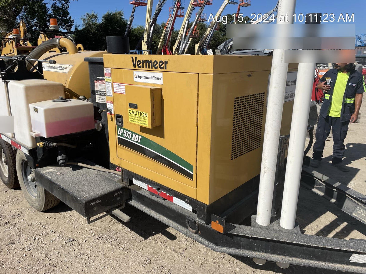 2021 Vac-Tron LP573XDT 500 Gallon Debris Tank w/ Hydraulic Tilt, two (2) 100 Gallon Water Tanks, Low Profile Torsion Axles (12,000 GVWR)